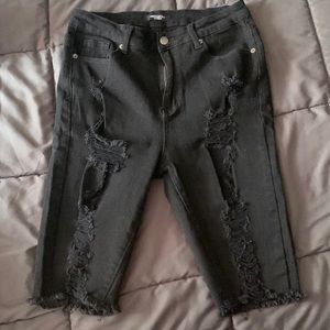 Black bermuda distressed shorts